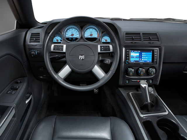 Used 2010 Dodge Challenger R/T RWD image 5