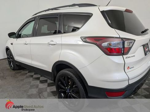 Used 2017 Ford Escape Titanium AWD/4WD image 4