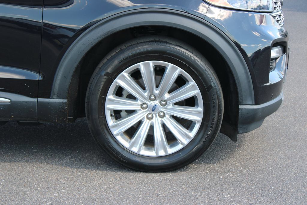 Used 2022 Ford Explorer Limited w/ Equipment Group 301A RWD image 12