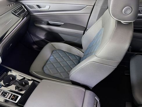 New 2026 Volkswagen Atlas Cross Sport SEL Premium R-Line AWD/4WD image 26