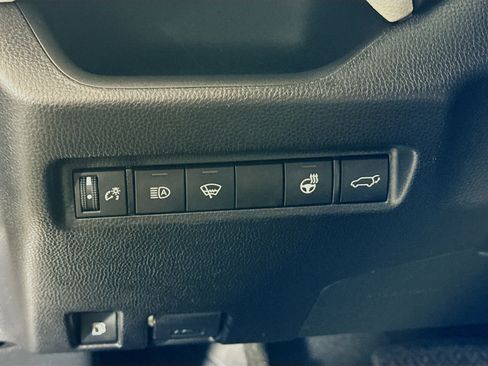 Used 2021 Toyota RAV4 XLE w/ Convenience Package image 10