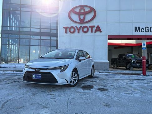 Used 2025 Toyota Corolla LE image 1