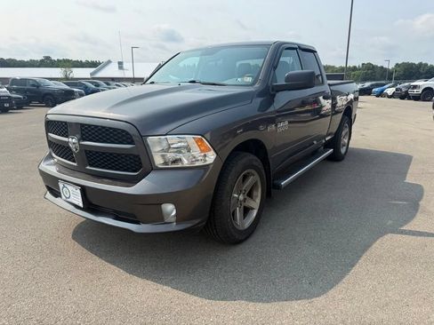 Used 2017 RAM 1500 Express AWD/4WD image 2