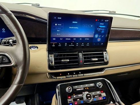 Used 2023 Lincoln Navigator 4WD image 16