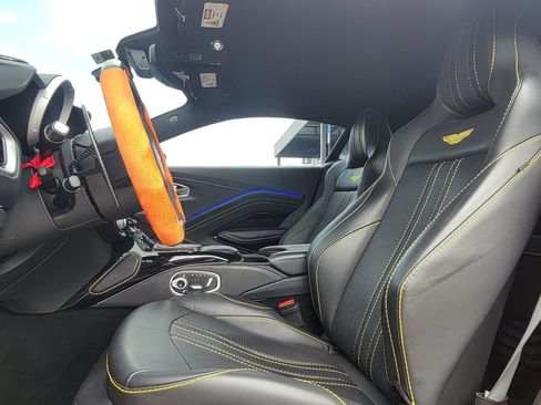 Used 2023 Aston Martin V8 Vantage Coupe RWD image 16