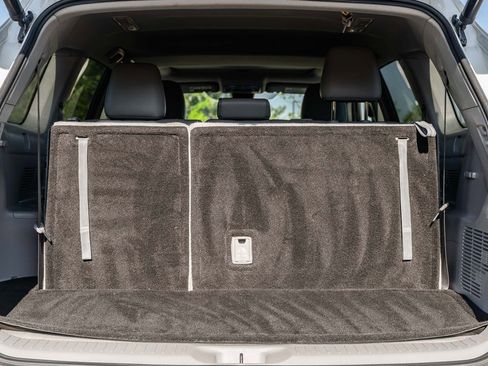 Used 2017 Toyota Highlander Limited image 14