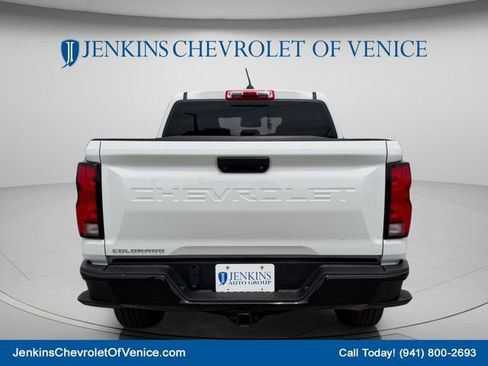 Used 2023 Chevrolet Colorado Z71 w/ Z71 Convenience Package 2 AWD/4WD image 7