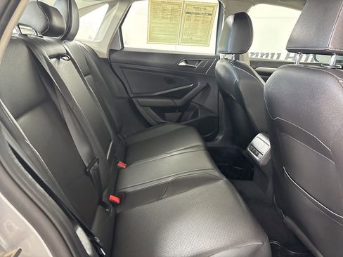 Used 2020 Volkswagen Jetta SE w/ SE Cold Weather Package image 25