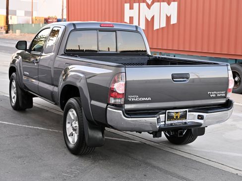 Used 2012 Toyota Tacoma PreRunner w/ SR5 Pkg RWD image 5