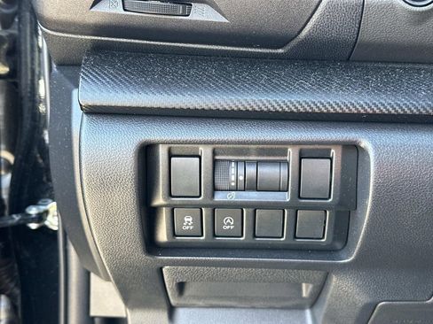 Used 2023 Subaru Crosstrek 2.0i Premium image 17