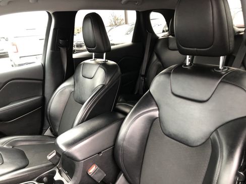 Used 2020 Jeep Cherokee Latitude Plus image 14