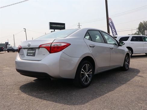 Used 2016 Toyota Corolla LE FWD image 3