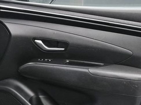 Used 2022 Hyundai Tucson SE AWD/4WD image 15