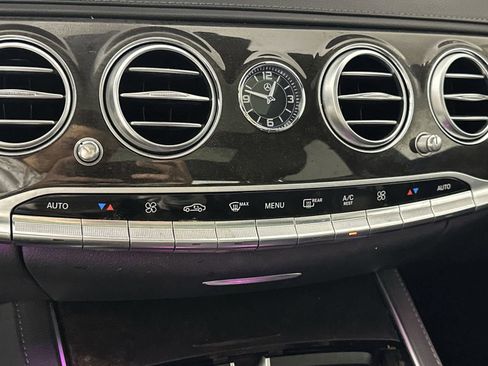 Used 2017 Mercedes-Benz S 550 Sedan image 19