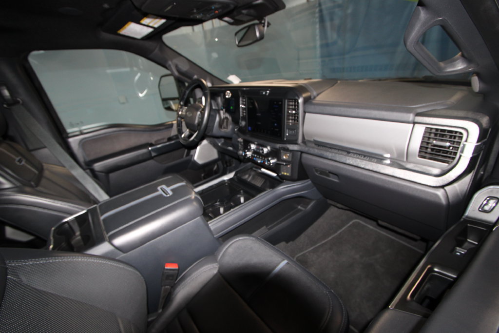 Used 2025 Ford F250 Platinum AWD/4WD image 25