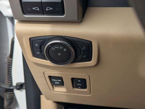 Used 2015 Ford F150 Lariat w/ Equipment Group 501A Mid image 33