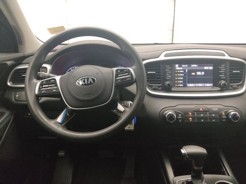 Used 2020 Kia Sorento LX image 22