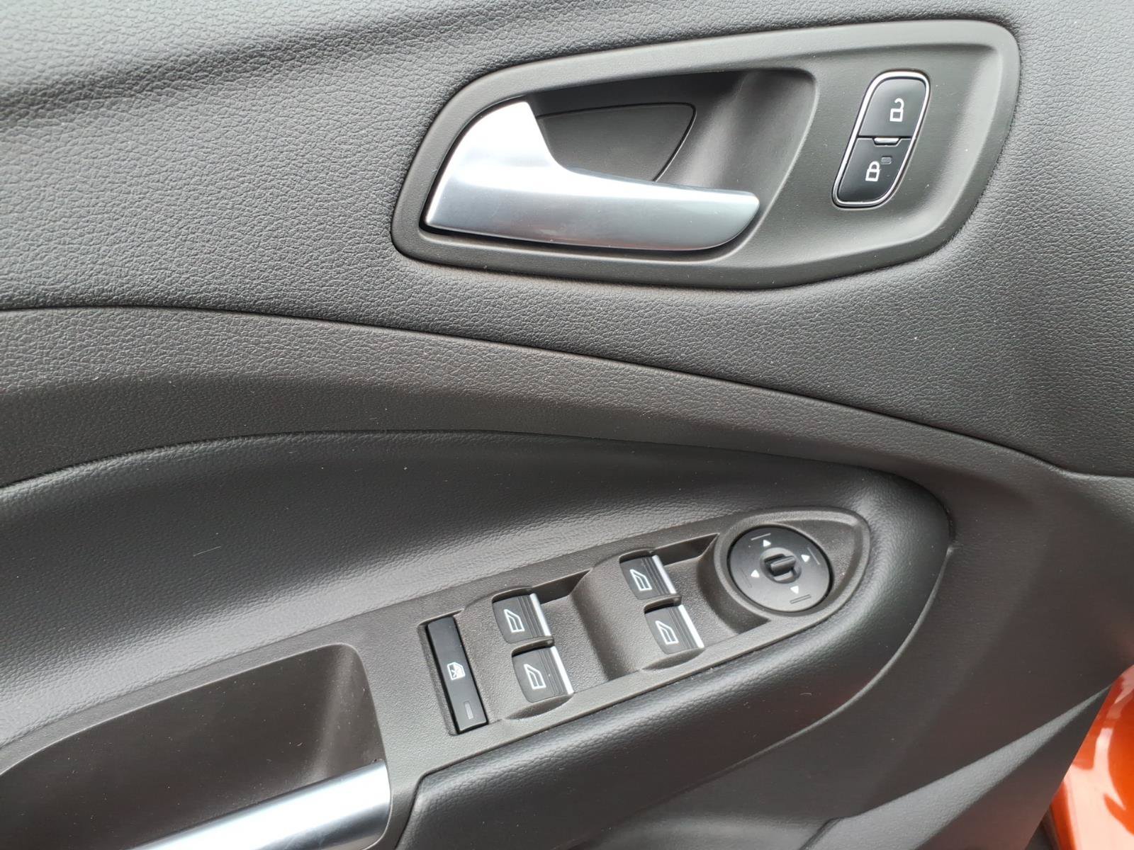 Used 2019 Ford Escape SE AWD/4WD image 12