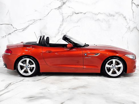 Used 2014 BMW Z4 sDrive35i image 6