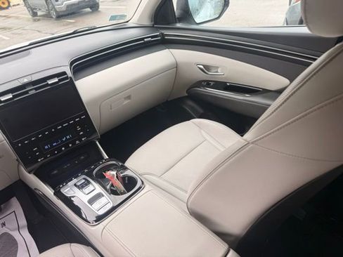 Used 2022 Hyundai Tucson Limited image 10