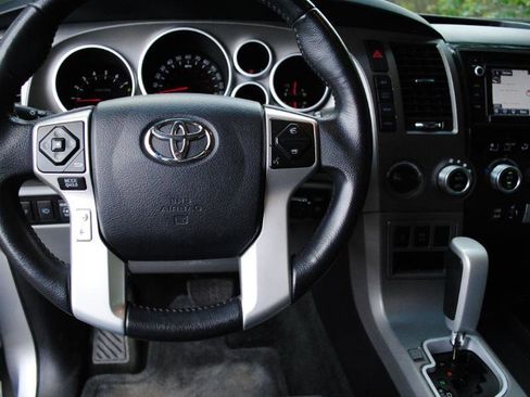 Used 2016 Toyota Sequoia Limited w/ Safety & Convenience Package image 29