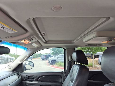 Used 2013 Chevrolet Suburban LT AWD/4WD image 29