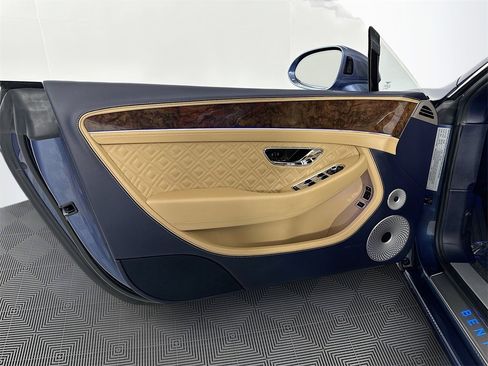 Used 2022 Bentley Continental GT image 18