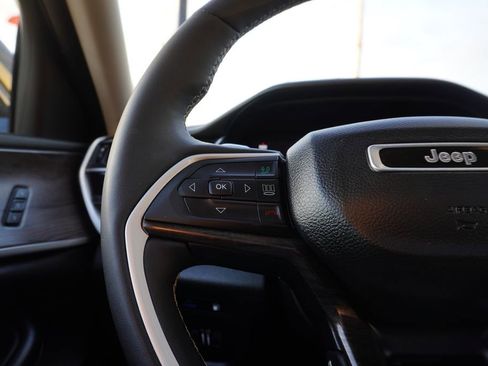 Used 2022 Jeep Grand Cherokee Limited 4xe image 18