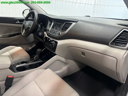 Used 2018 Hyundai Tucson SE AWD/4WD image 5