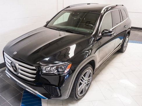 Used 2025 Mercedes-Benz GLS 450 4MATIC image 46