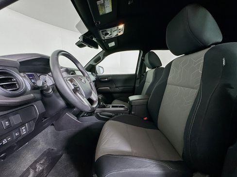 Used 2023 Toyota Tacoma TRD Off-Road image 13