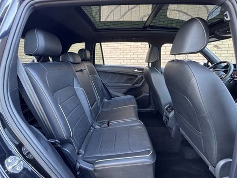 Used 2022 Volkswagen Tiguan SEL R-Line image 11