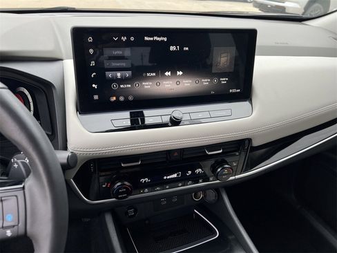 Certified 2024 Nissan Rogue SL image 15