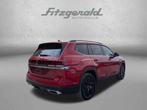 Used 2024 Volkswagen Atlas SE w/ Panoramic Sunroof Package AWD/4WD image 7