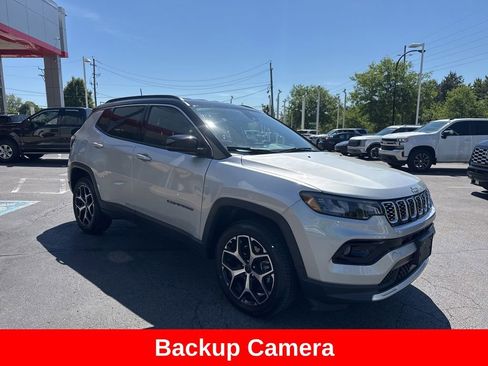 Used 2025 Jeep Compass Limited AWD/4WD image 9