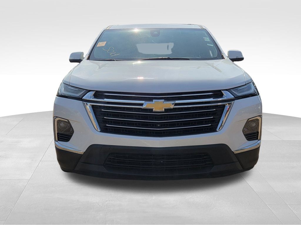 Used 2023 Chevrolet Traverse LT FWD image 3