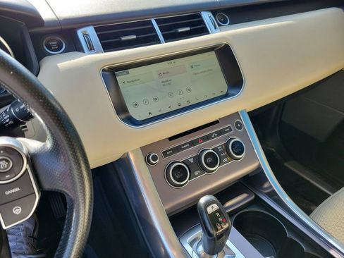 Used 2017 Land Rover Range Rover Sport HSE AWD/4WD image 25