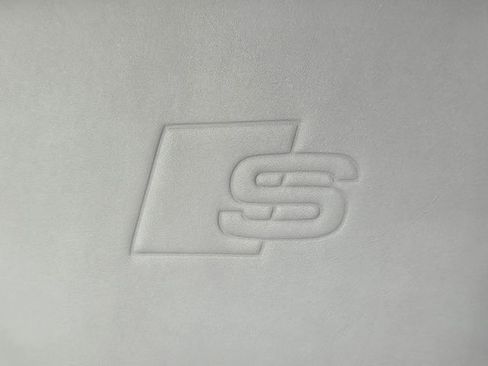 Used 2018 Audi SQ5 Premium Plus w/ Navigation Package image 16