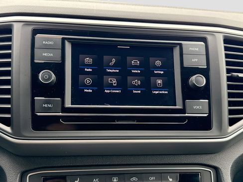 Used 2023 Volkswagen Atlas Cross Sport SE image 28