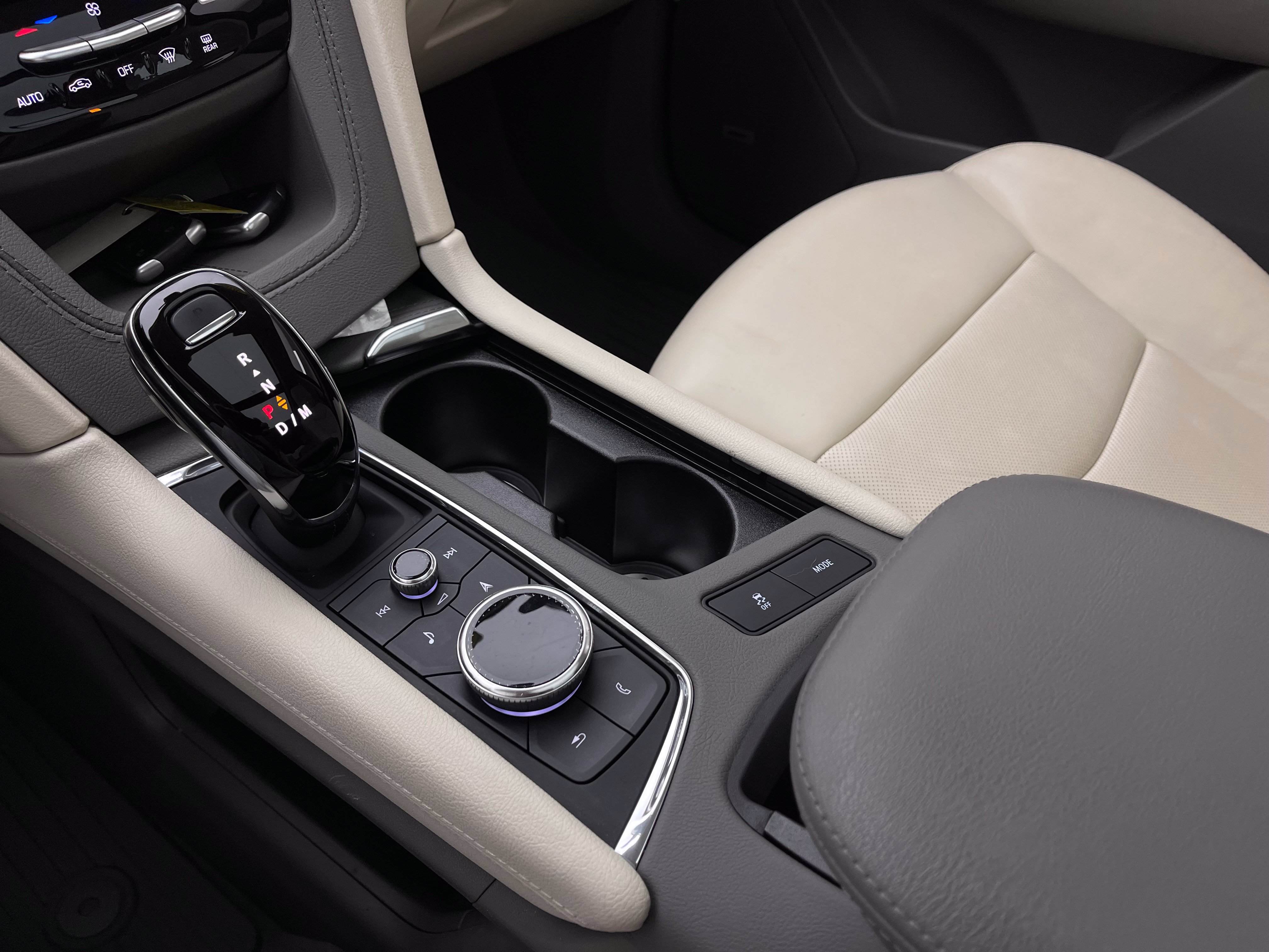 Used 2024 Cadillac XT6 Premium Luxury FWD image 34
