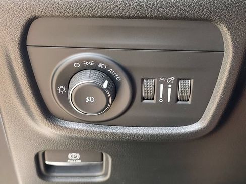 Used 2023 Jeep Grand Cherokee L Summit w/ Advanced Protech Group IV AWD/4WD image 24