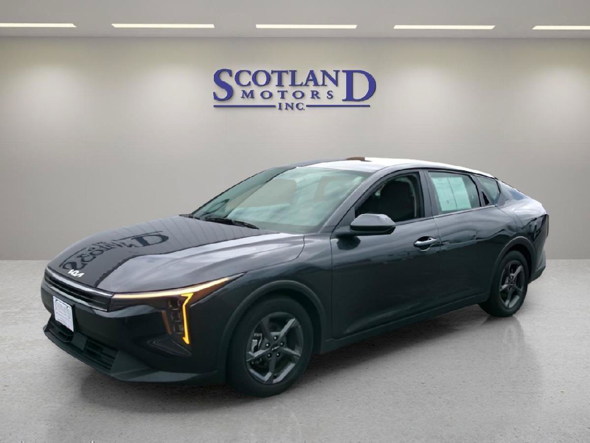 Used 2025 Kia K4 FWD image 2