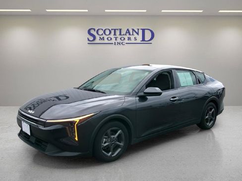 Used 2025 Kia K4 FWD image 2