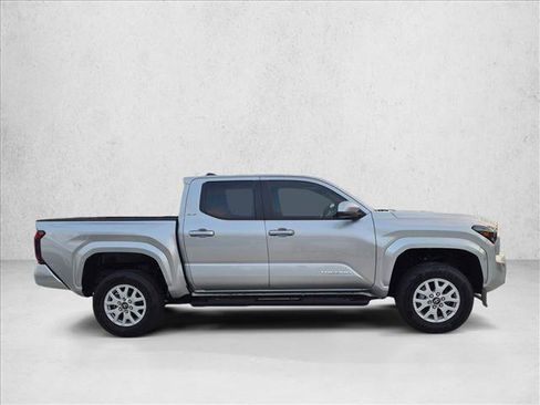 Used 2025 Toyota Tacoma SR5 RWD image 4