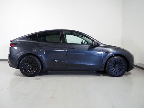 Used 2025 Tesla Model Y Long Range AWD/4WD image 6