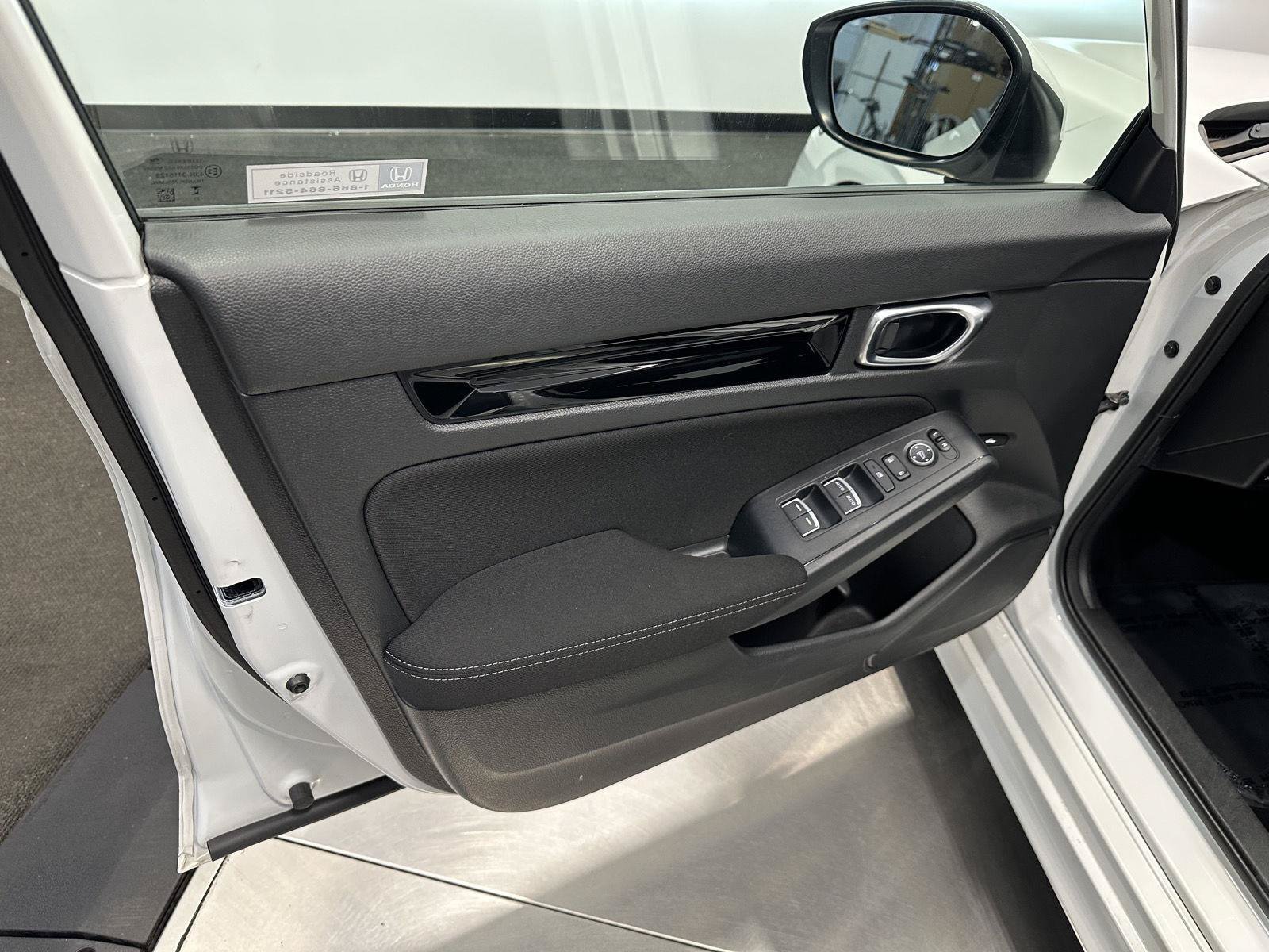 Used 2023 Honda Civic EX image 10