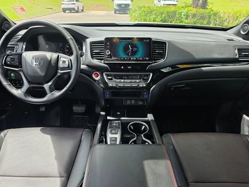 Used 2025 Honda Ridgeline Black Edition image 14
