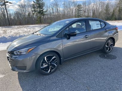 New 2025 Nissan Versa SR w/ Trunk Package