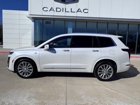 Used 2023 Cadillac XT6 Premium Luxury w/ Technology Package image 2