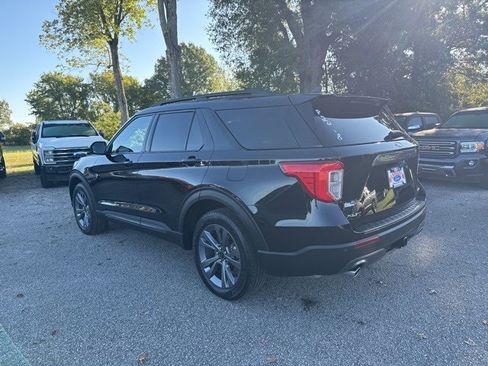 Used 2022 Ford Explorer XLT w/ Equipment Group 202A image 17